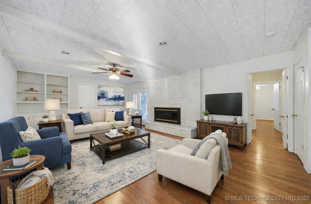 3749 E 48th Place Property Photo 3