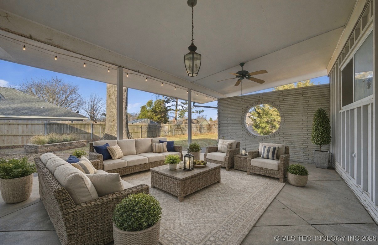 3749 E 48th Place Property Photo 8