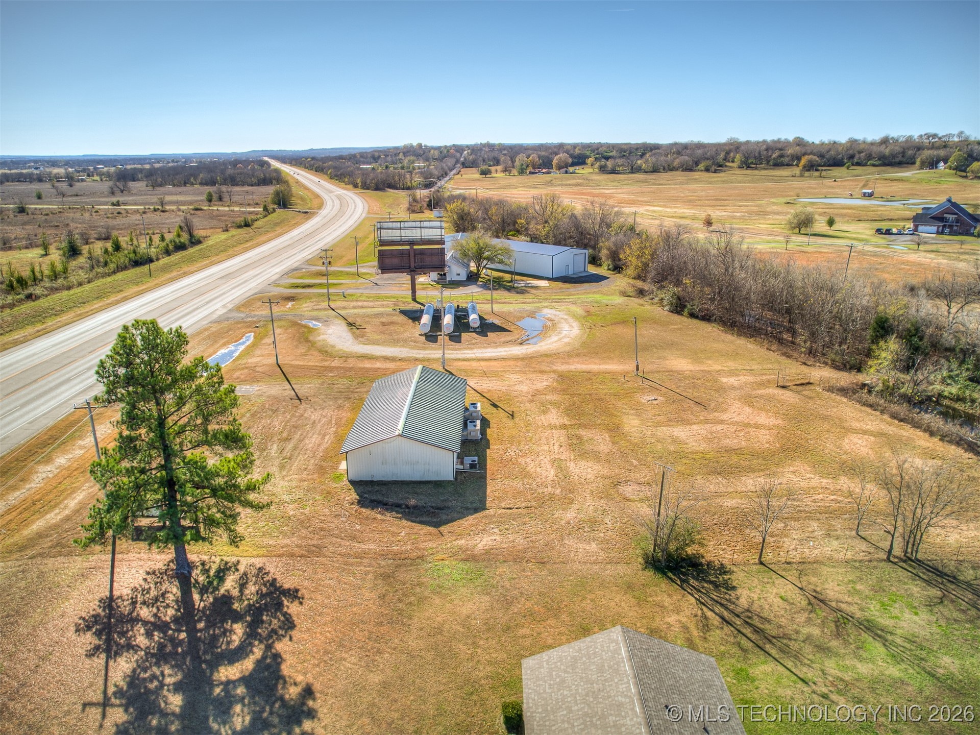 7121 S Cherokee Street Property Photo 10