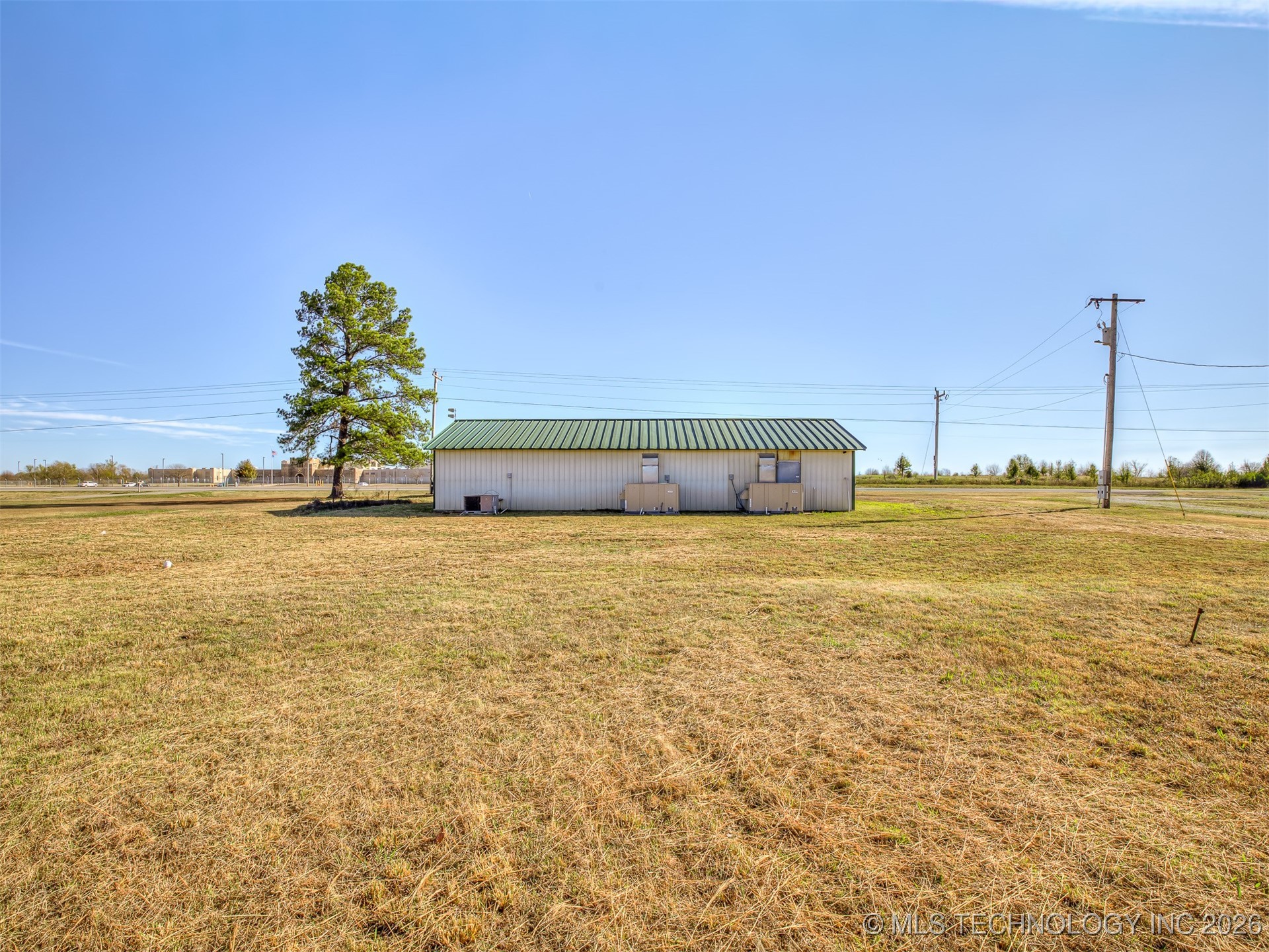 7121 S Cherokee Street Property Photo 28