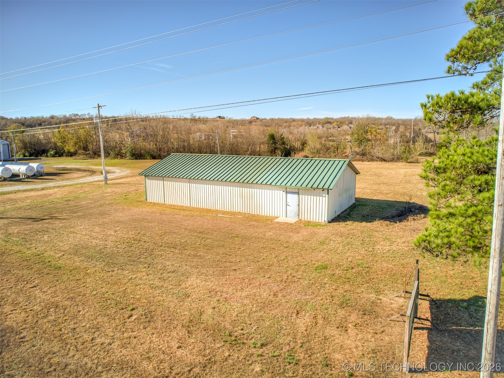 7121 S Cherokee Street Property Photo 32