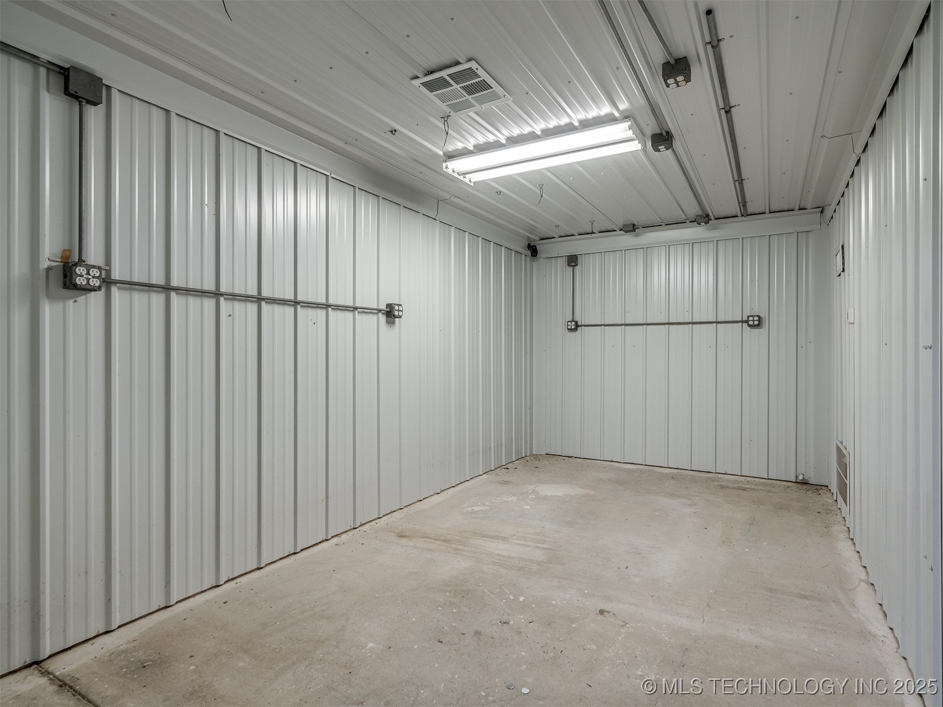 7121 S Cherokee Street Property Photo 47