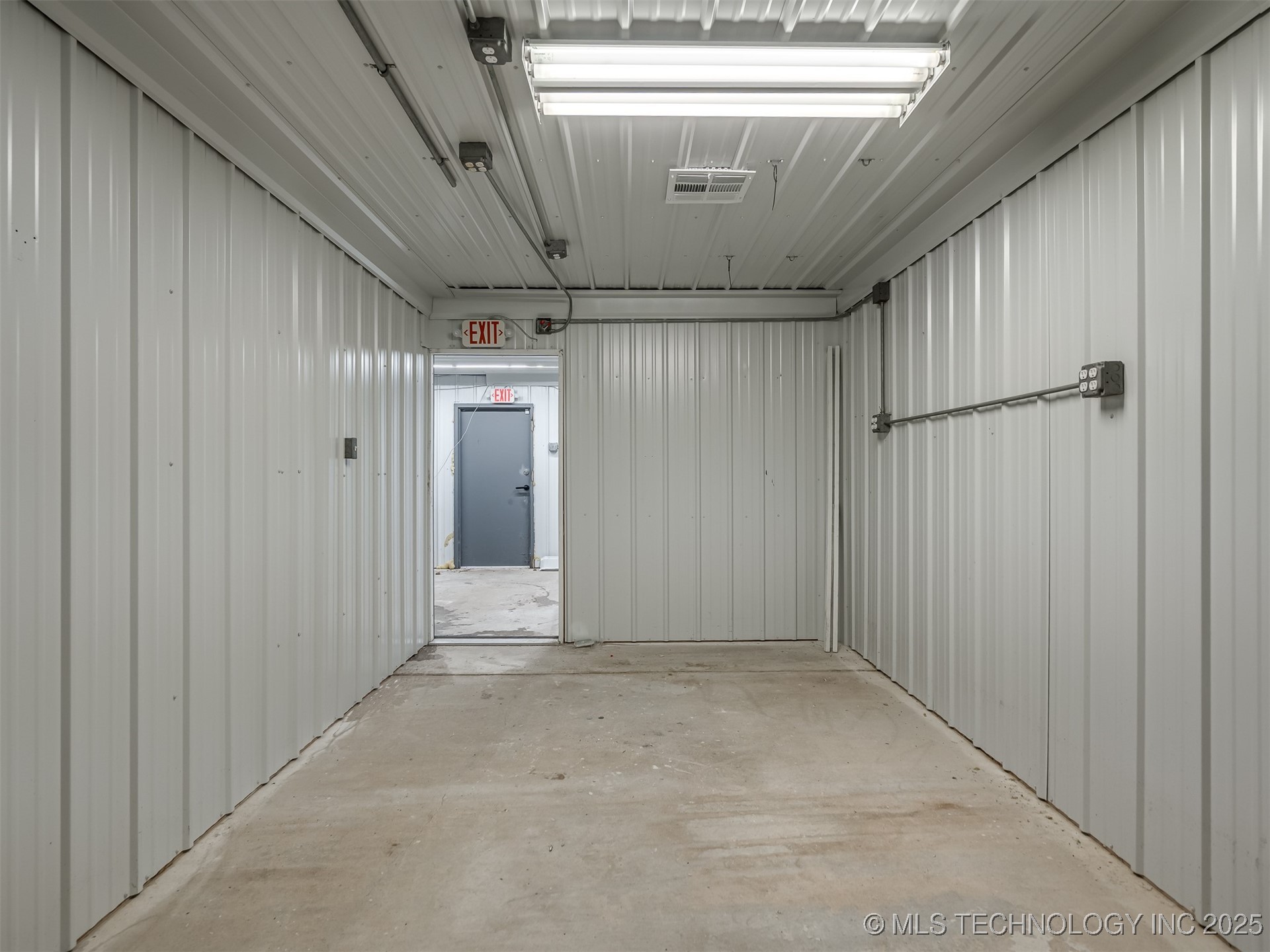 7121 S Cherokee Street Property Photo 48