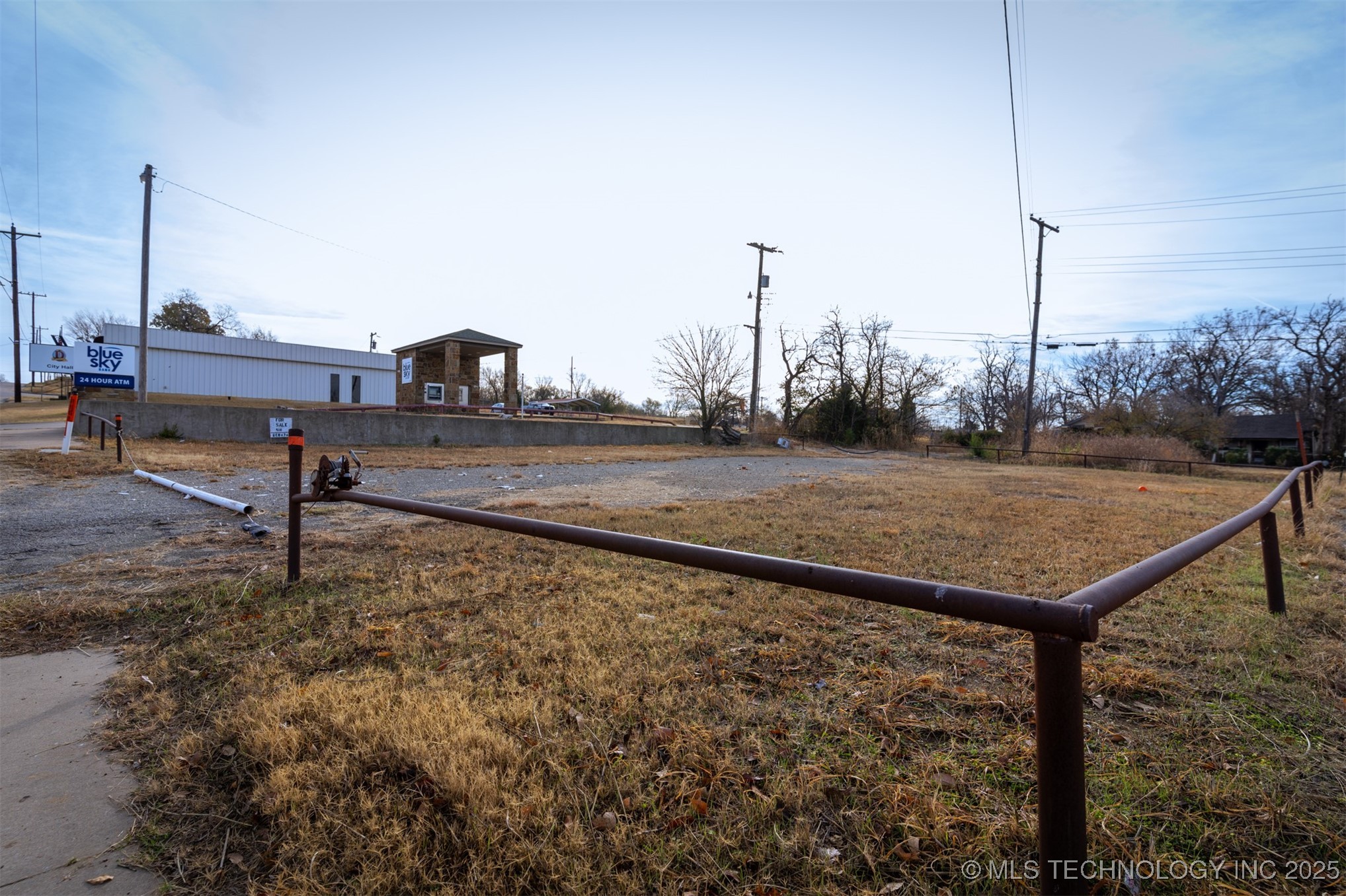 000 E Broadway Street