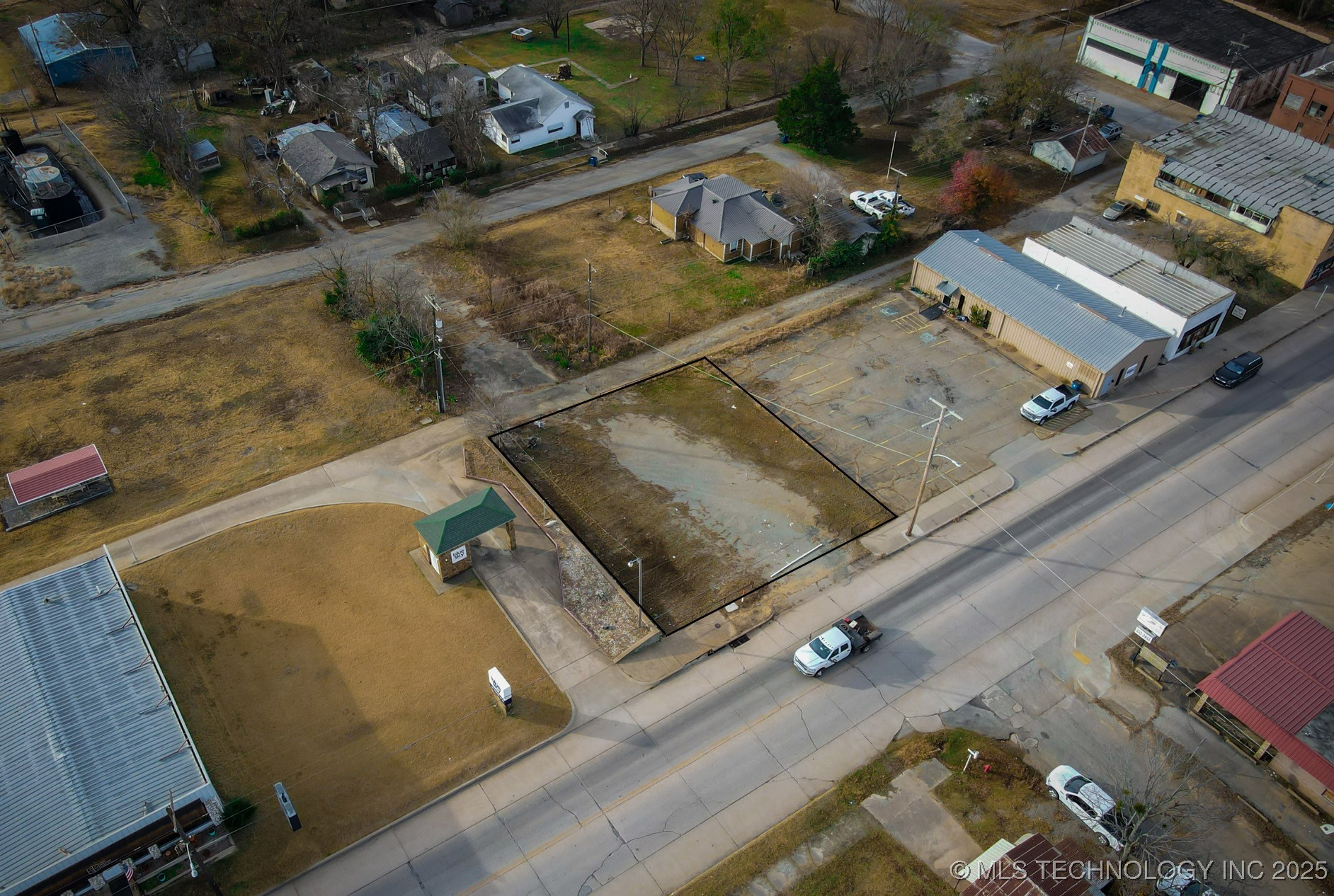 000 E Broadway Street Property Photo 2