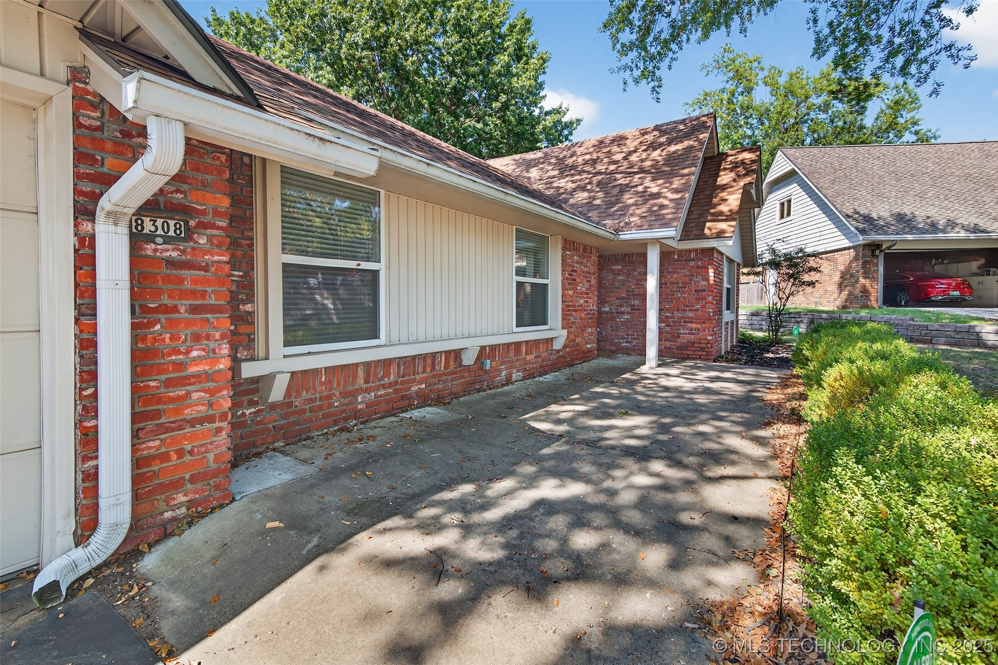 8308 S Indianapolis Place Property Photo 5