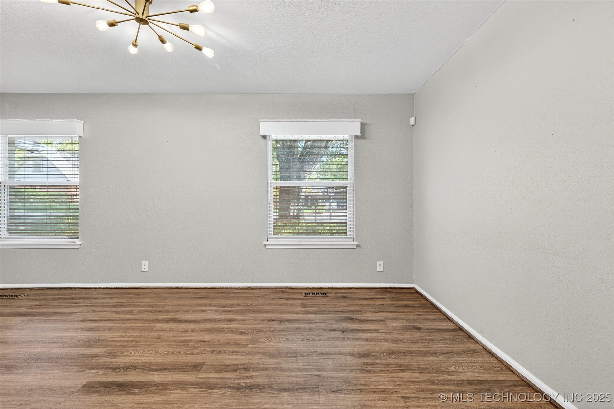 8308 S Indianapolis Place Property Photo 9