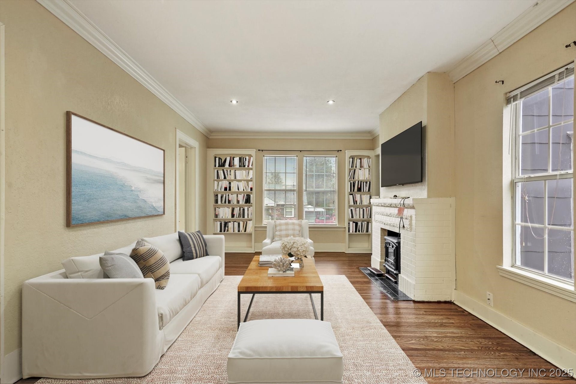 112 E Newton Street Property Photo 4