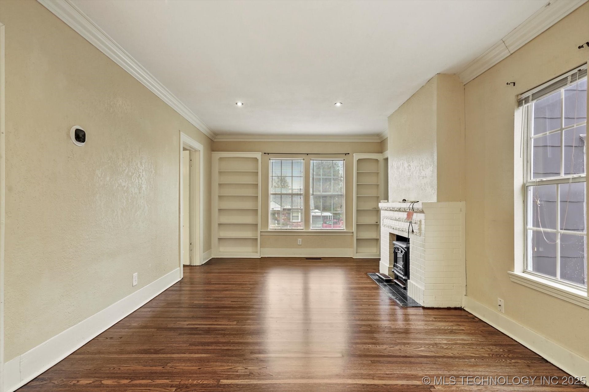 112 E Newton Street Property Photo 5