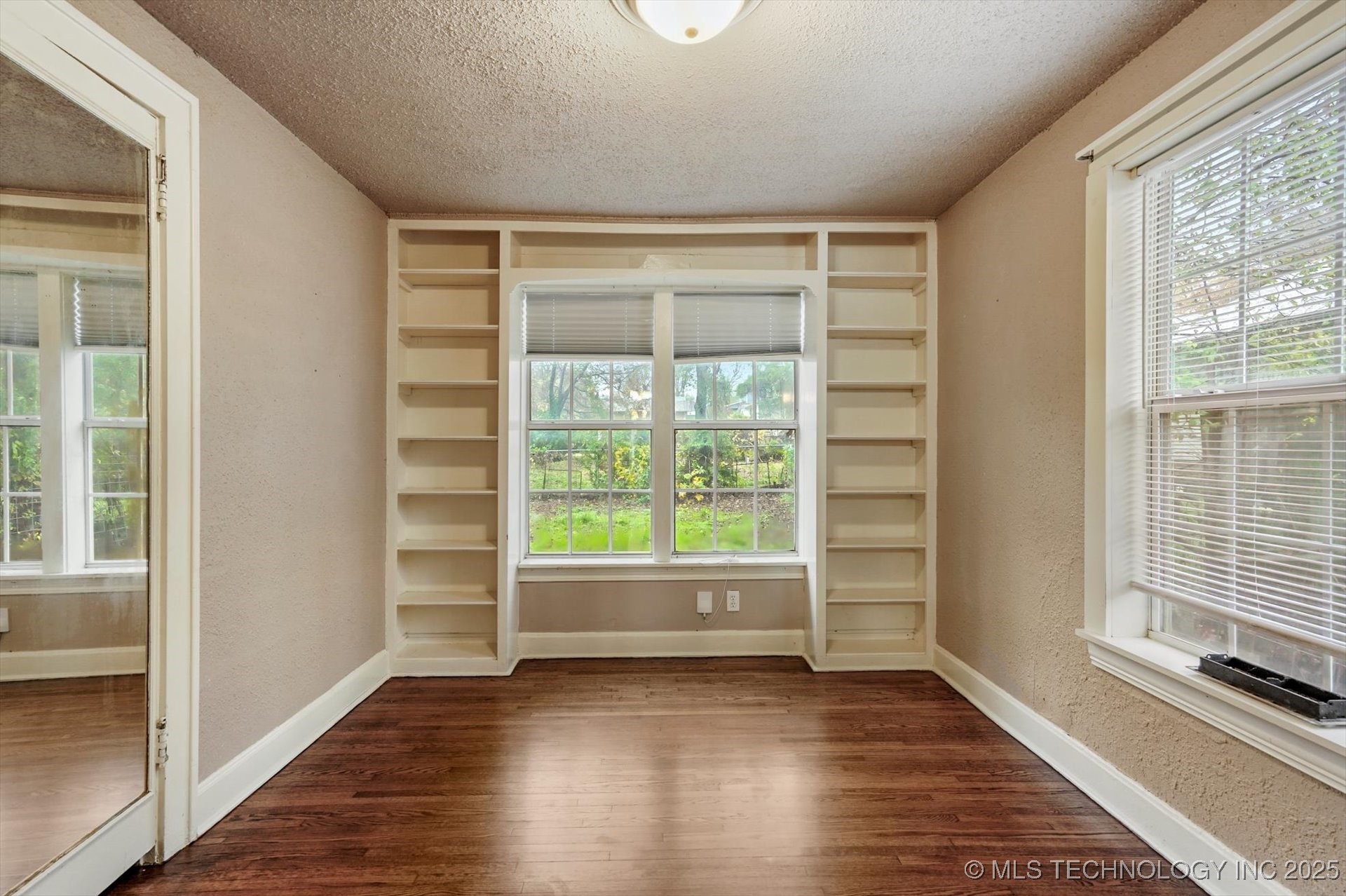 112 E Newton Street Property Photo 11