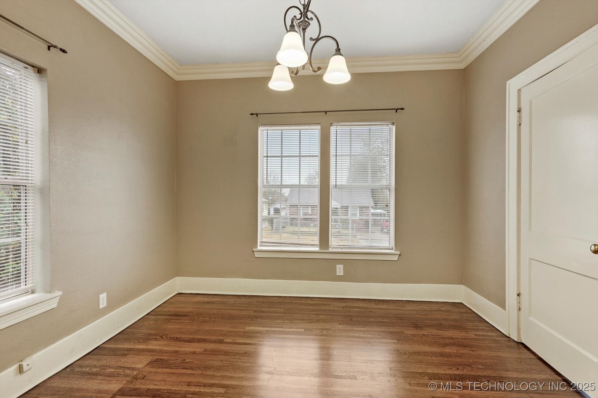 112 E Newton Street Property Photo 15