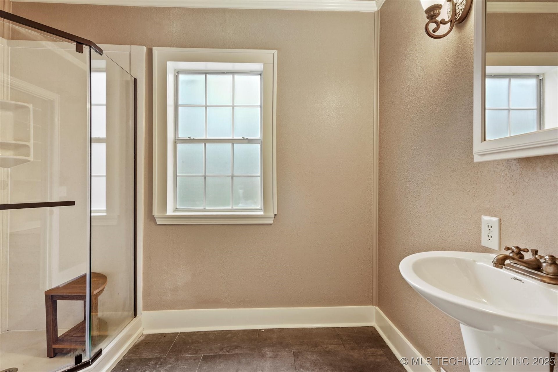 112 E Newton Street Property Photo 17