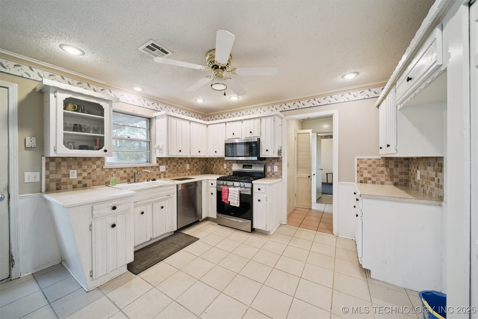 11426 N 123rd East Avenue Property Photo 11