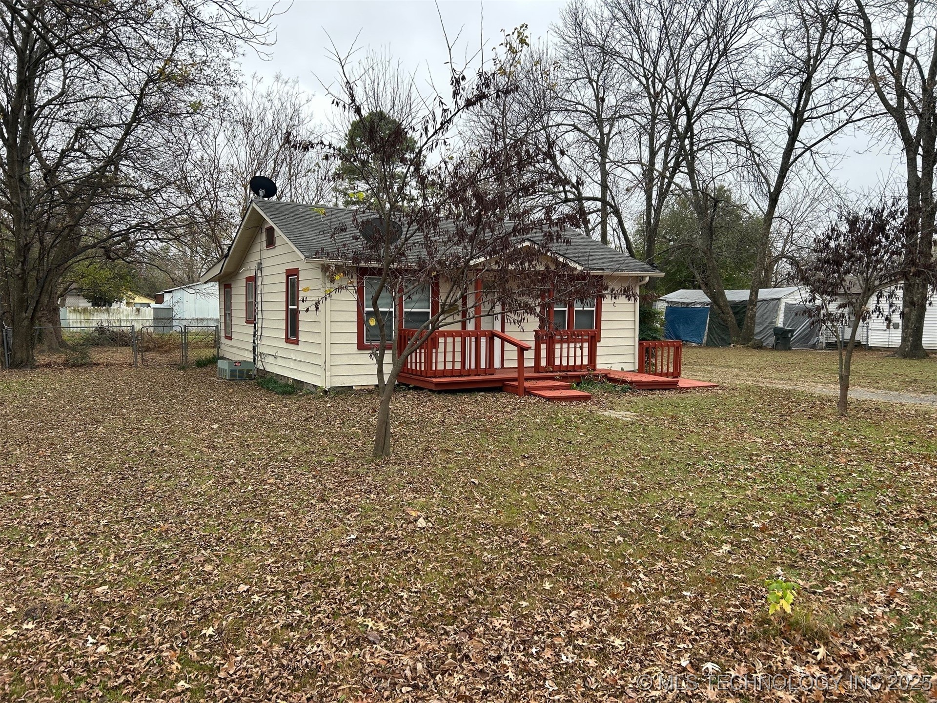 2207 Sallie Street Property Photo 2