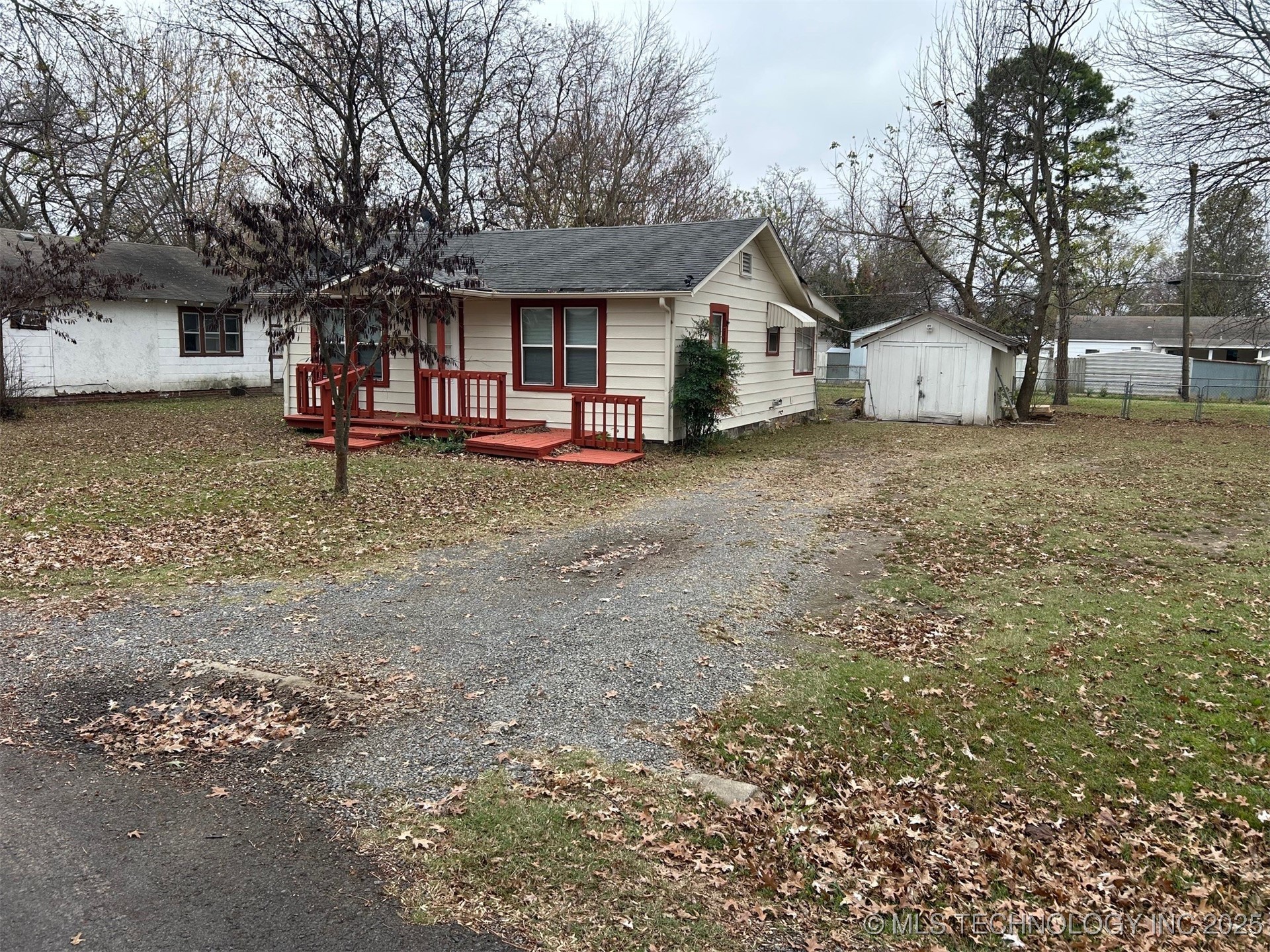 2207 Sallie Street Property Photo 3