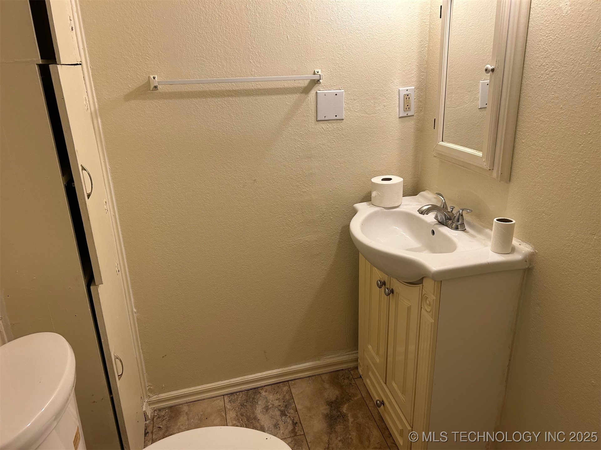 2207 Sallie Street Property Photo 8