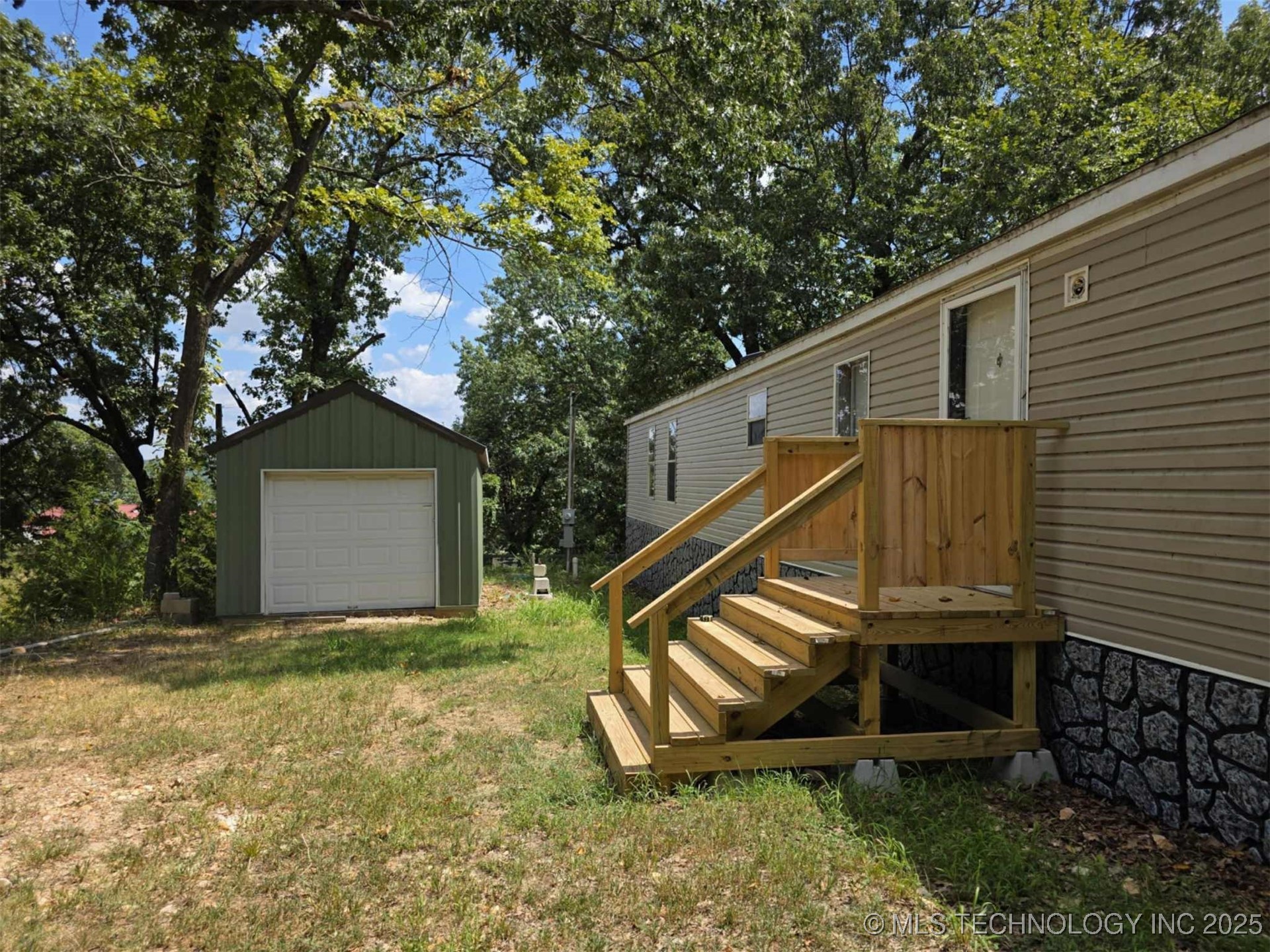 510 1st Street Property Photo 3