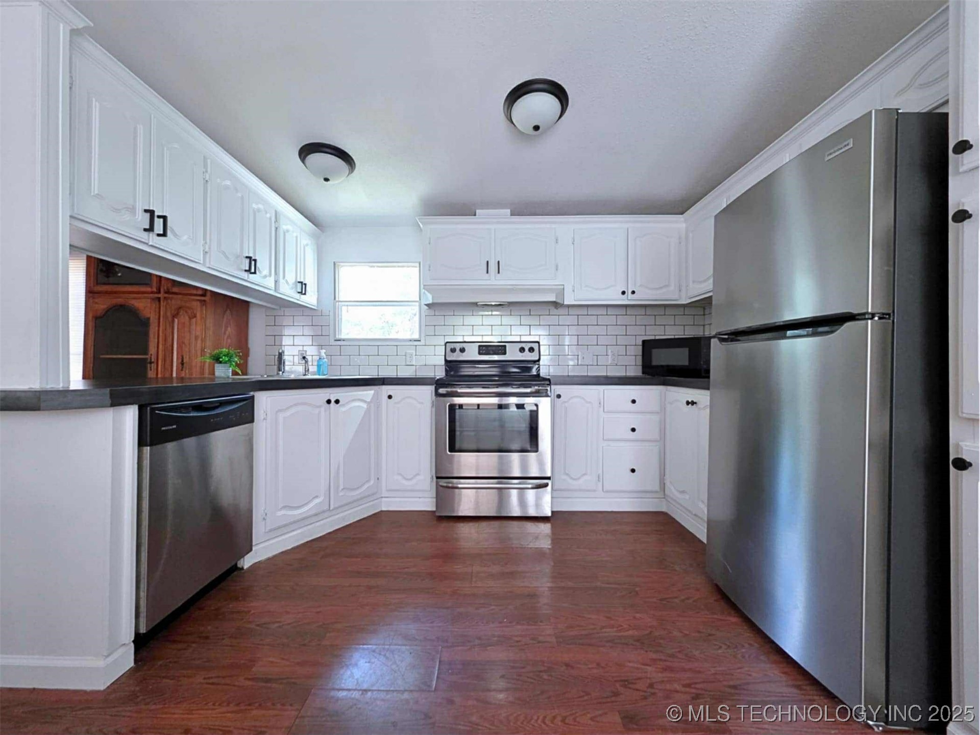 510 1st Street Property Photo 6