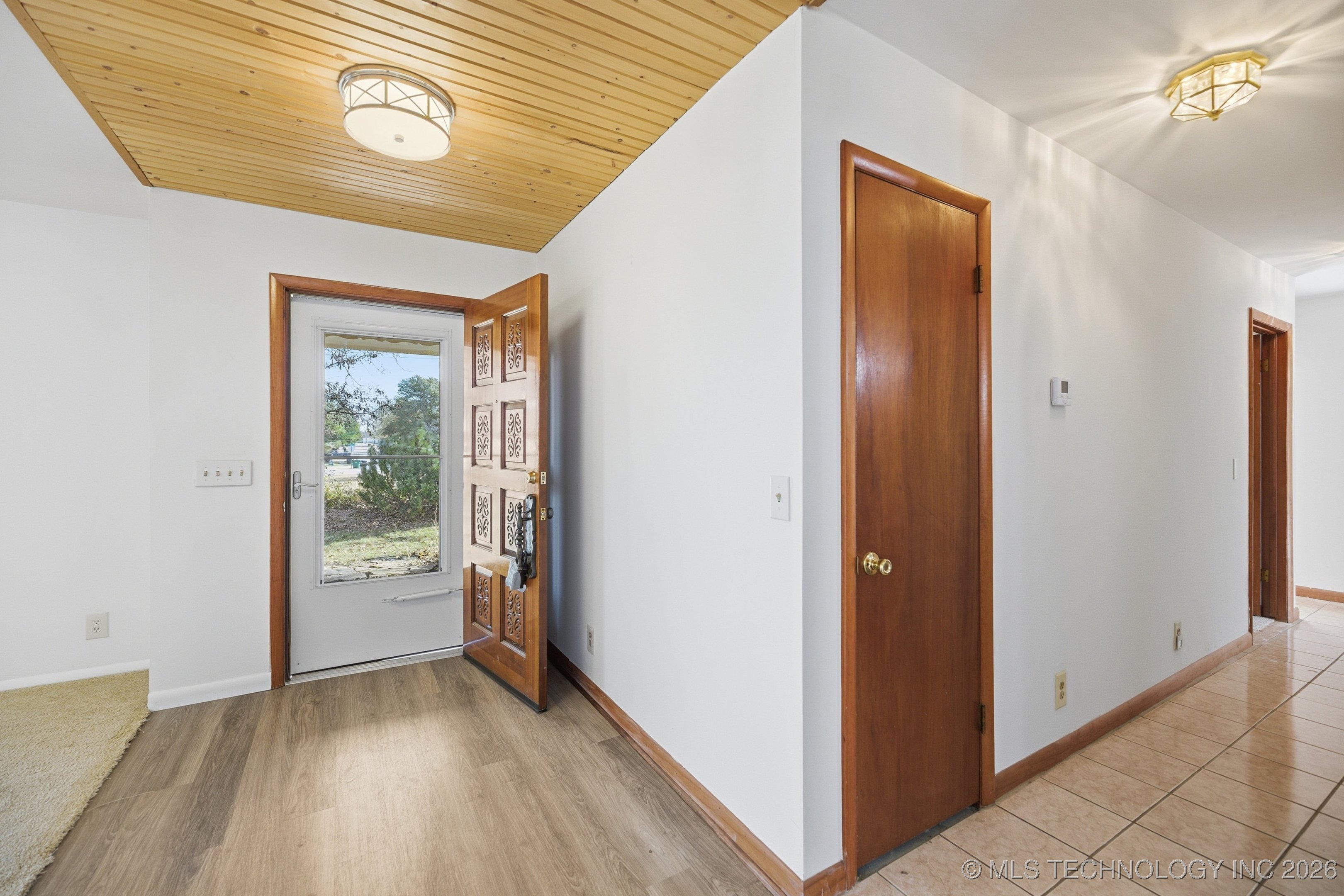 2600 S Hickory Street Property Photo 3