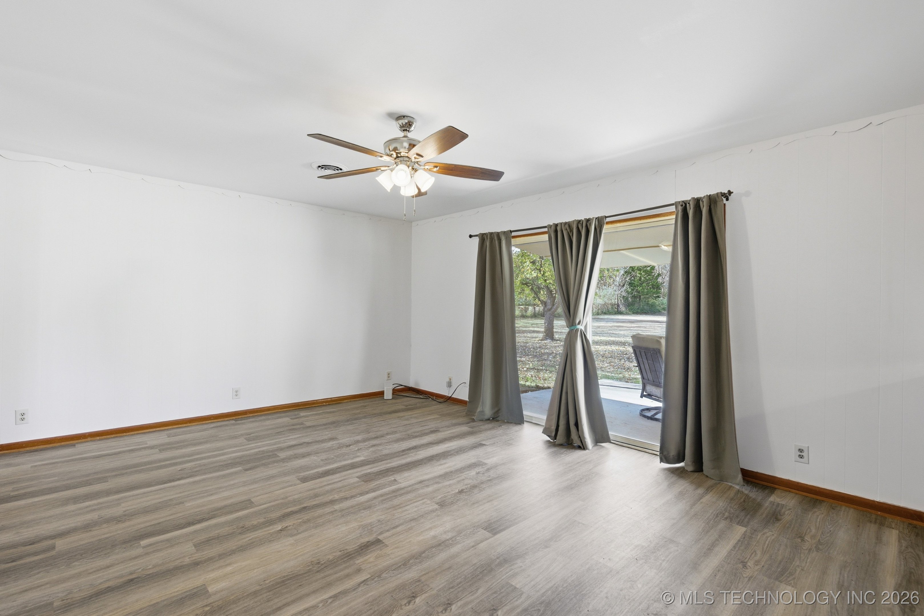 2600 S Hickory Street Property Photo 6