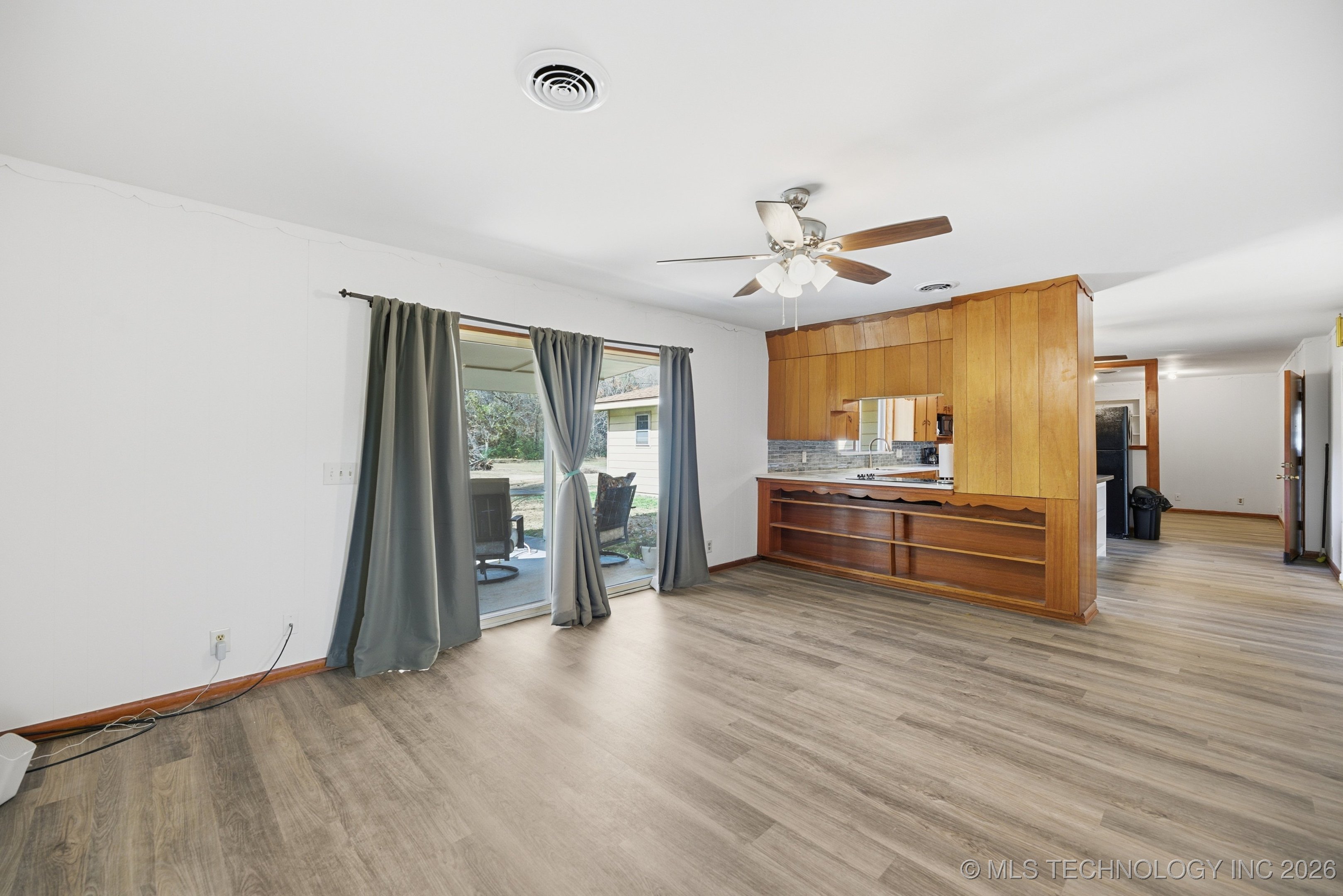 2600 S Hickory Street Property Photo 7