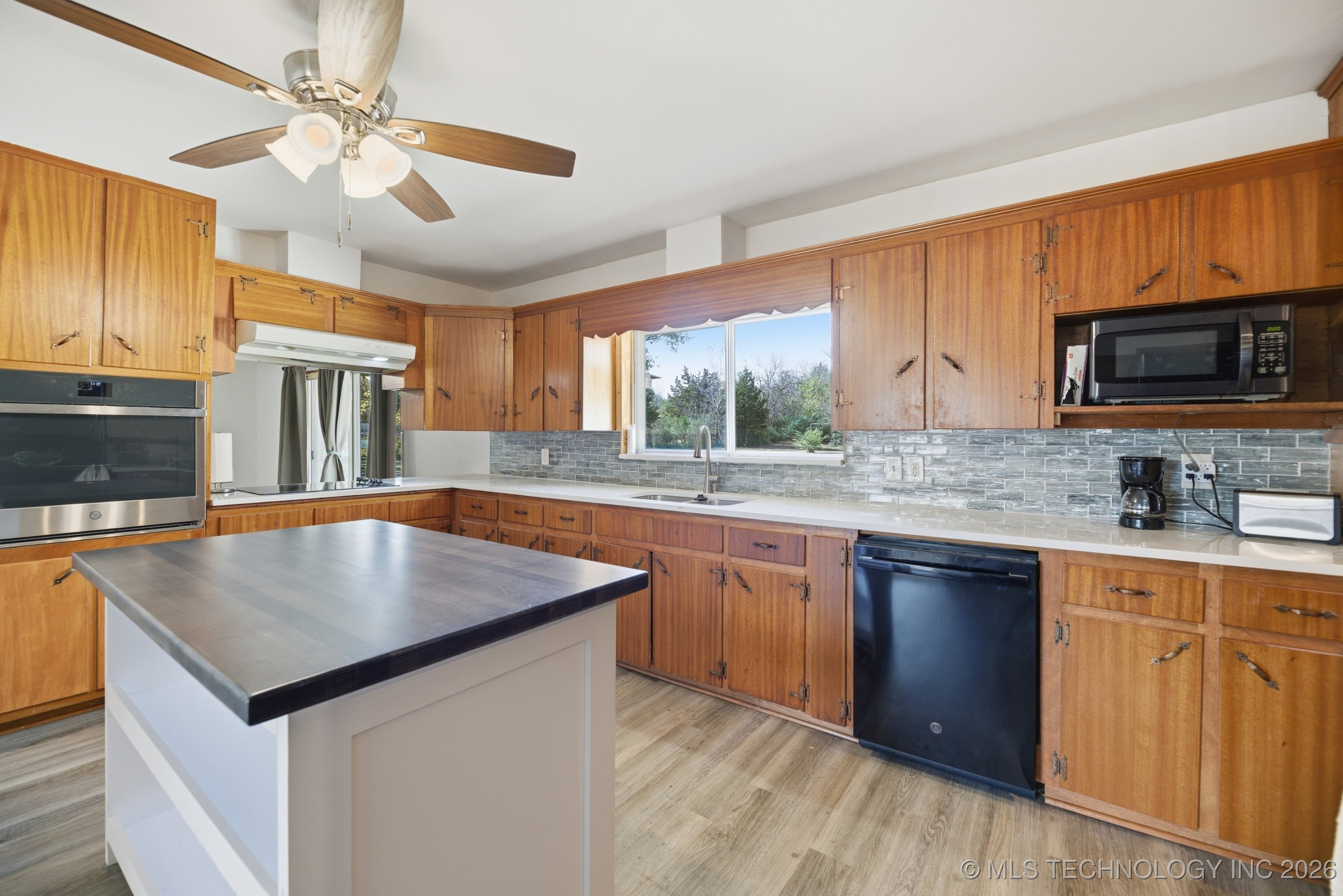 2600 S Hickory Street Property Photo 10