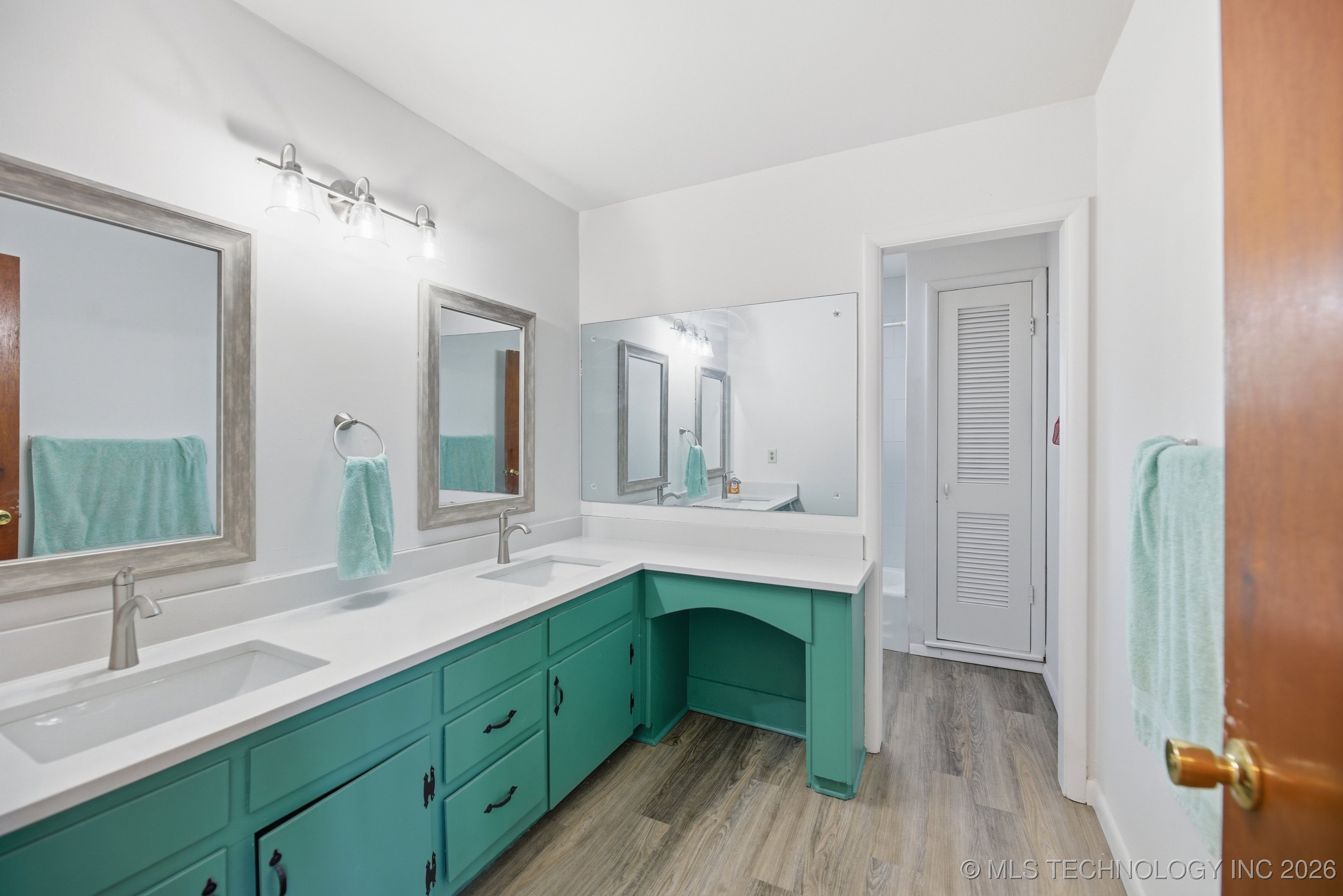 2600 S Hickory Street Property Photo 18