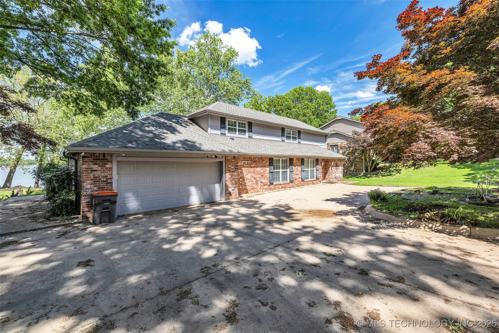 3112 Shore Drive Property Photo 1