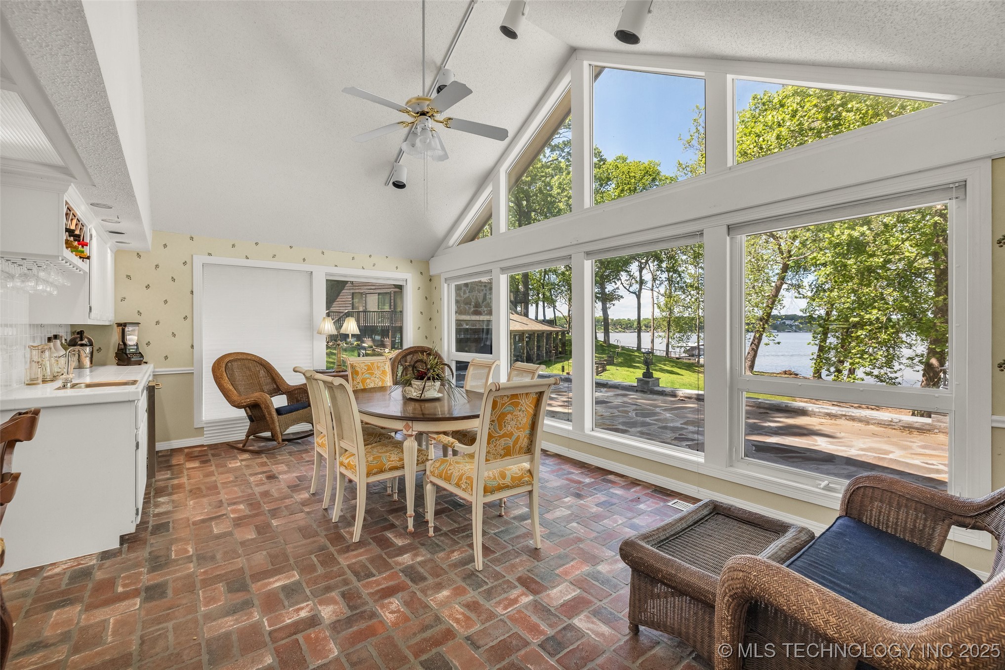 3112 Shore Drive Property Photo 15