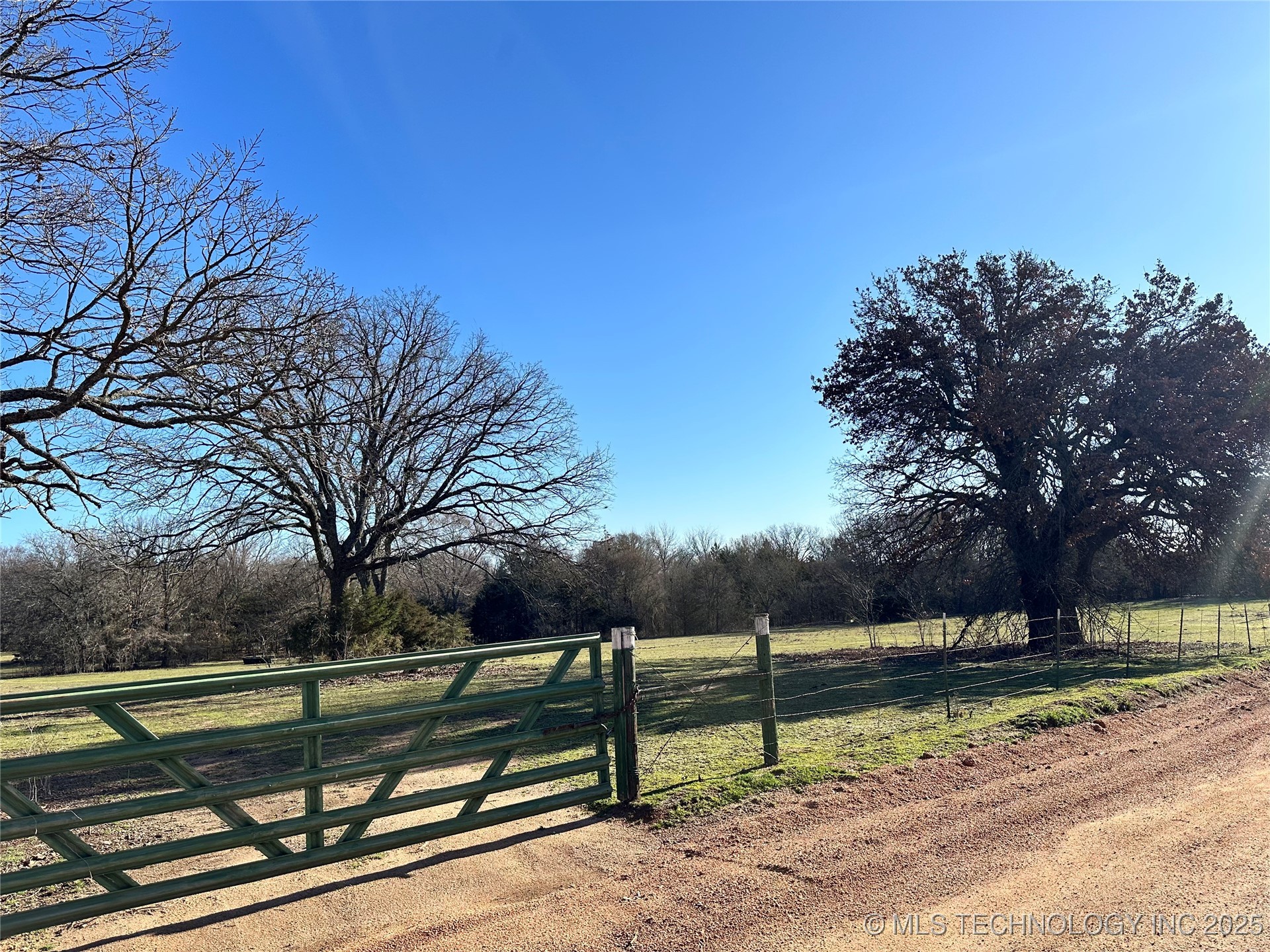 6806 S Rock Creek Loop Property Photo 3