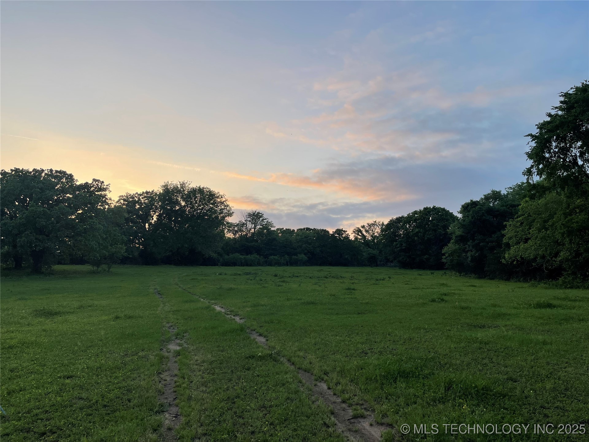 6806 S Rock Creek Loop Property Photo 5