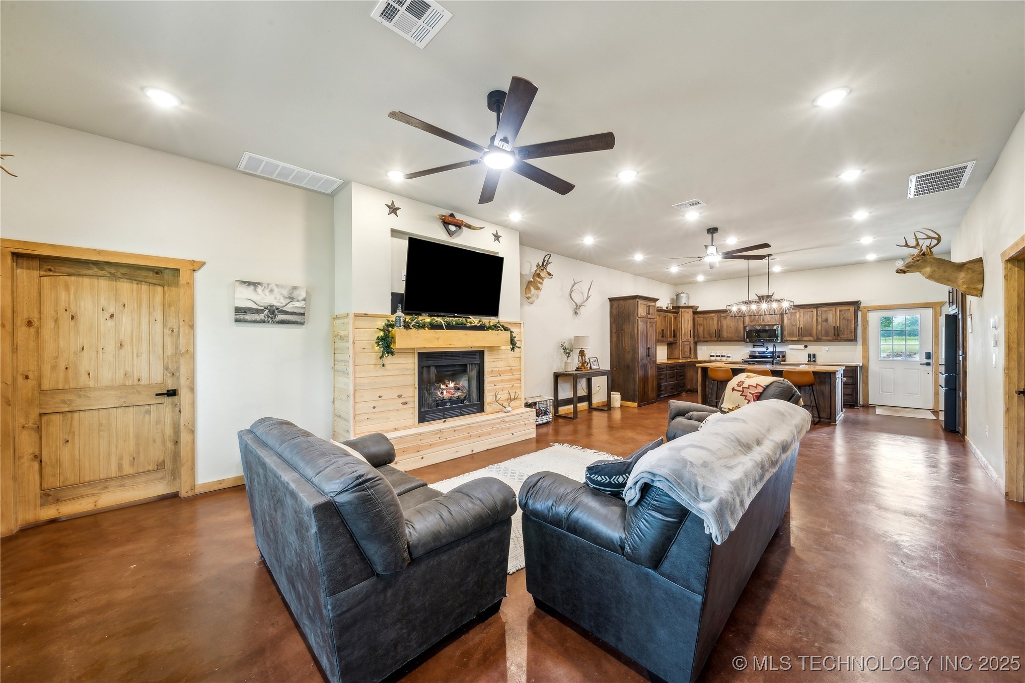 17784 S 210 Road Property Photo 5