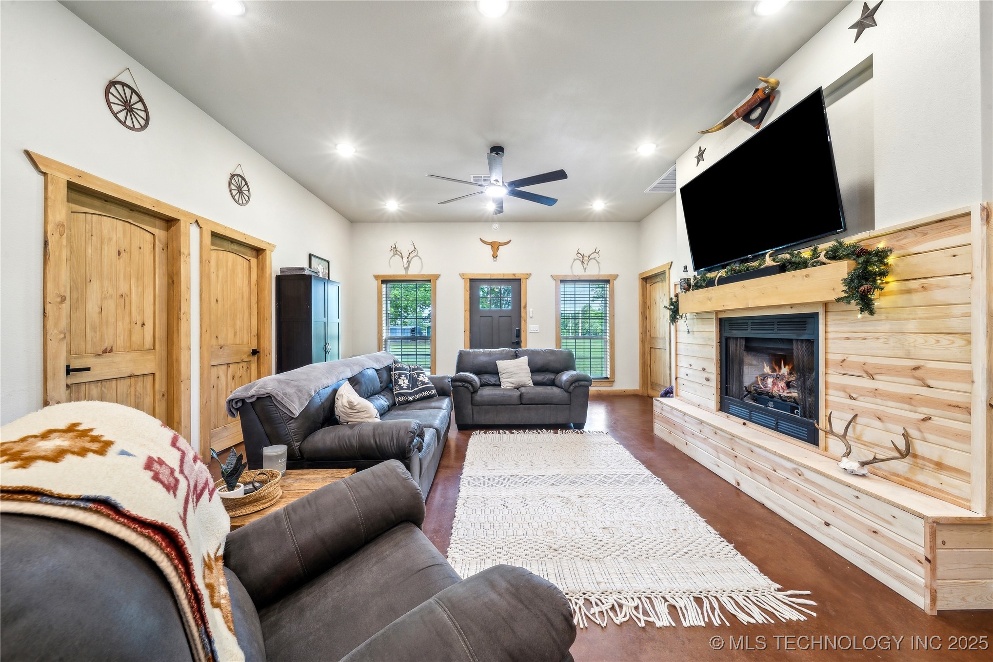 17784 S 210 Road Property Photo 6