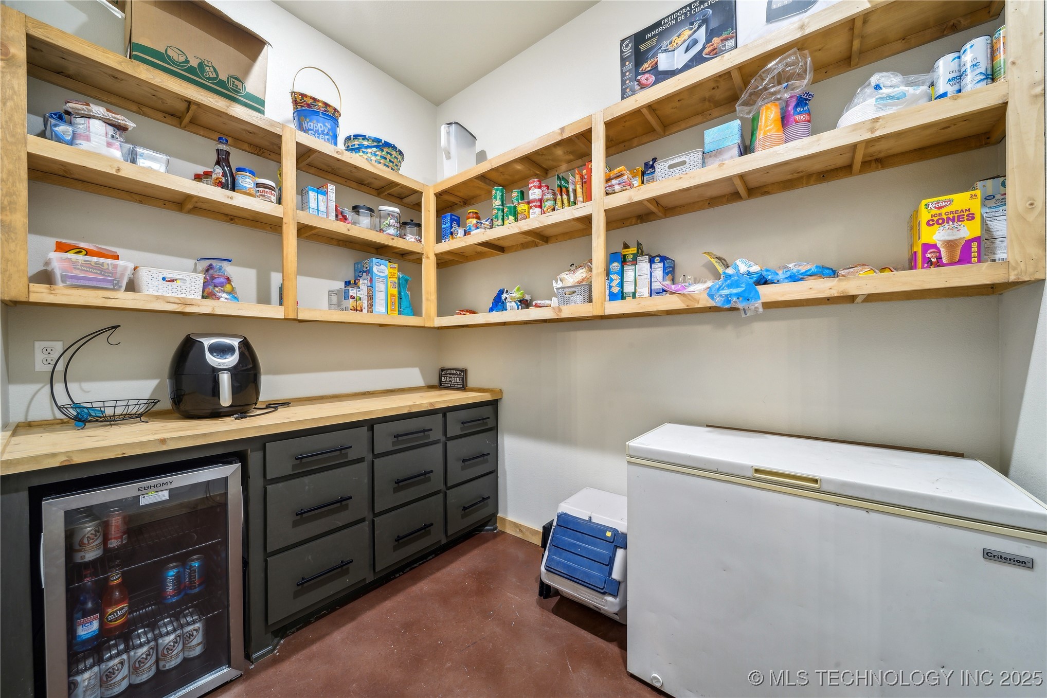 17784 S 210 Road Property Photo 11