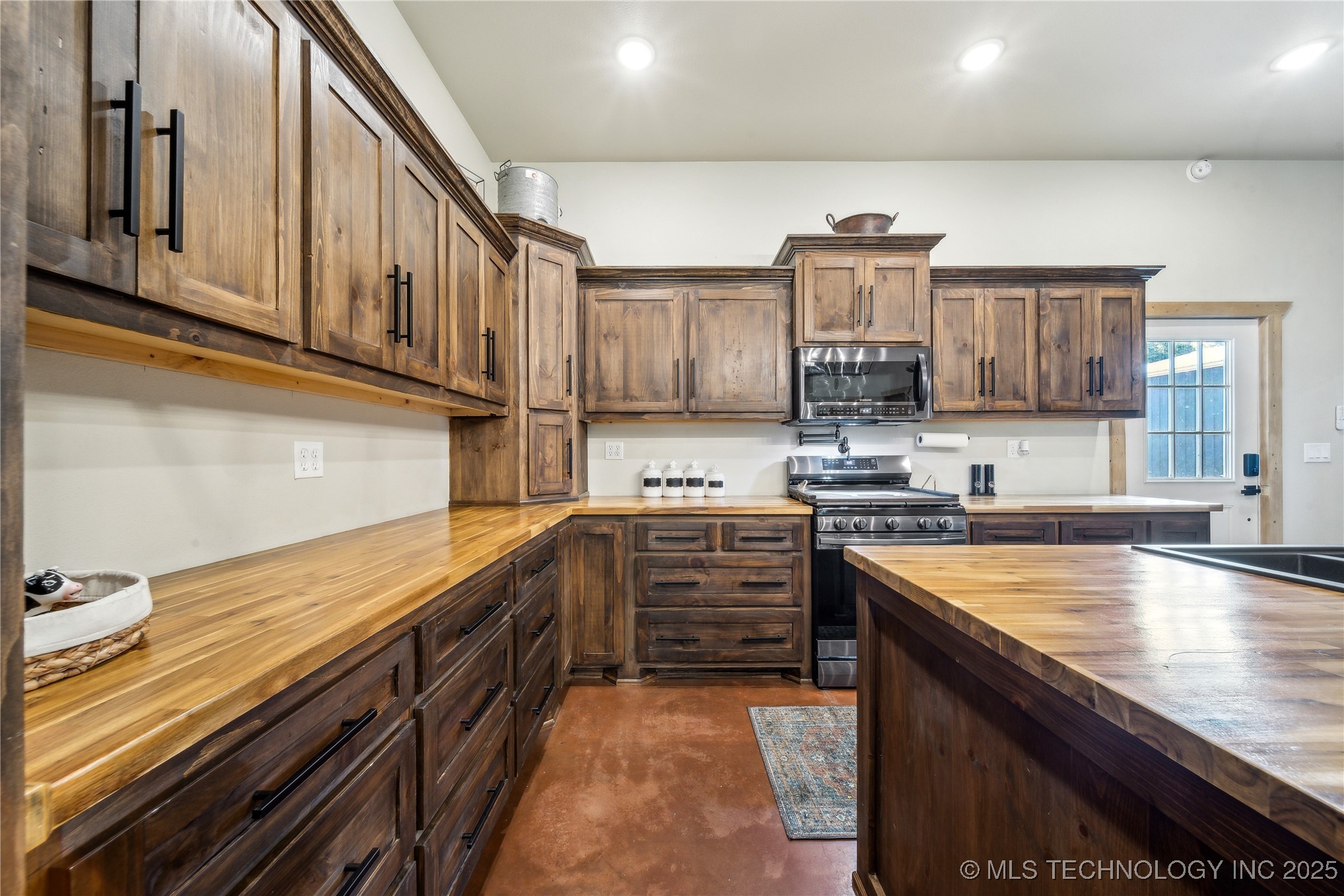 17784 S 210 Road Property Photo 12