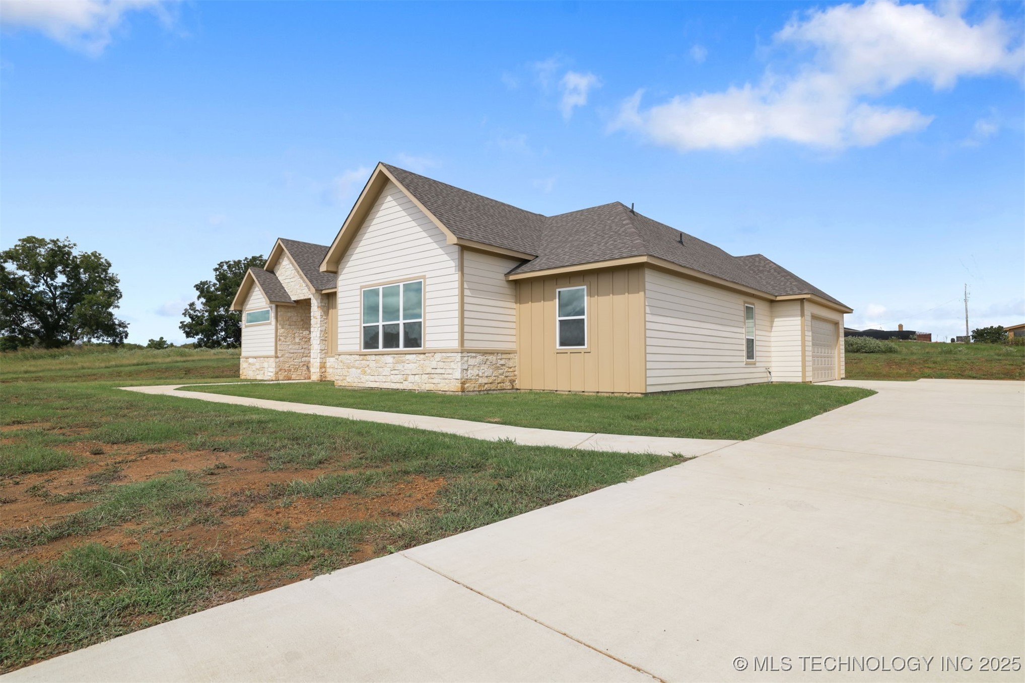 211 Vaughn Lane Property Photo 4