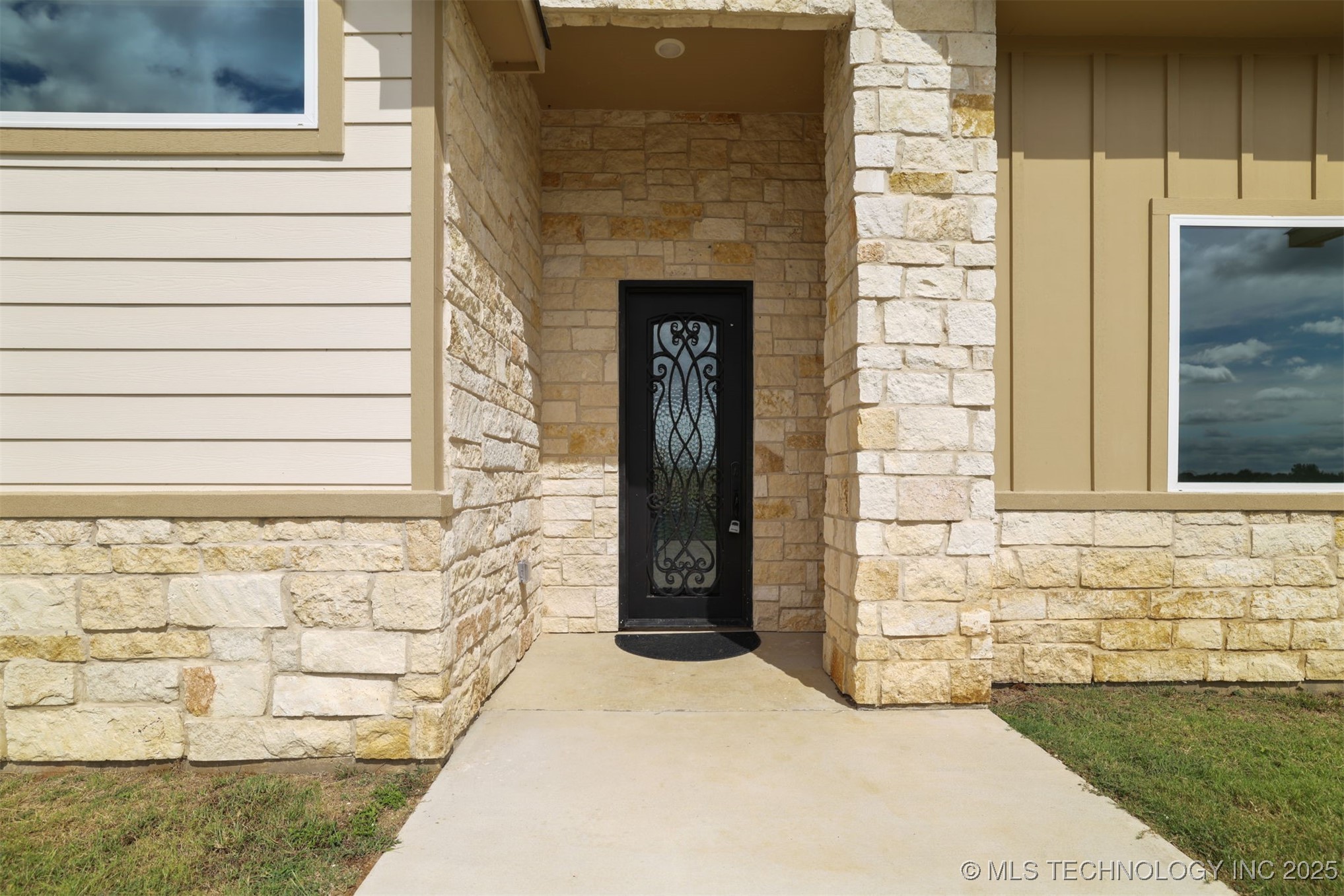 211 Vaughn Lane Property Photo 5