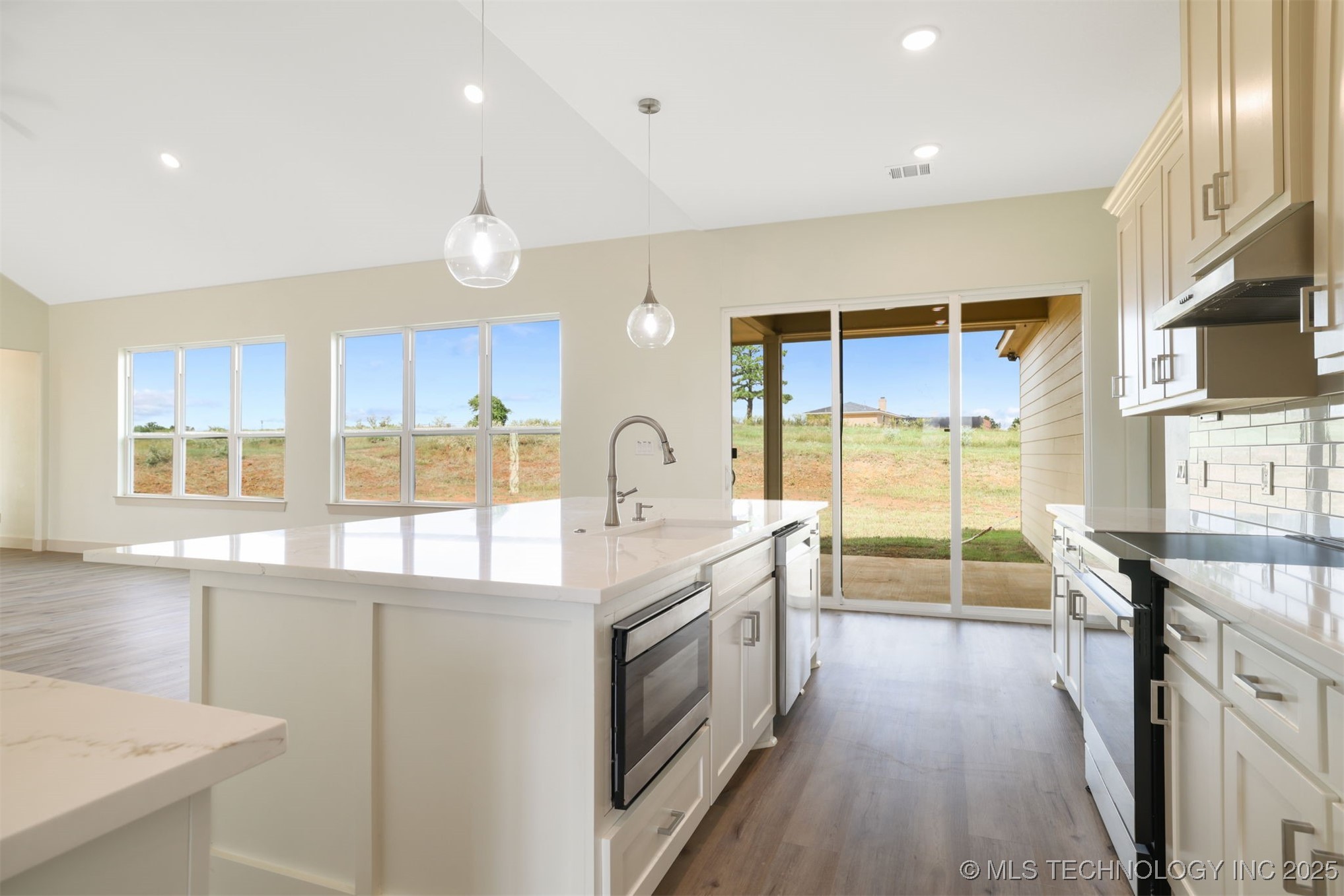 211 Vaughn Lane Property Photo 12