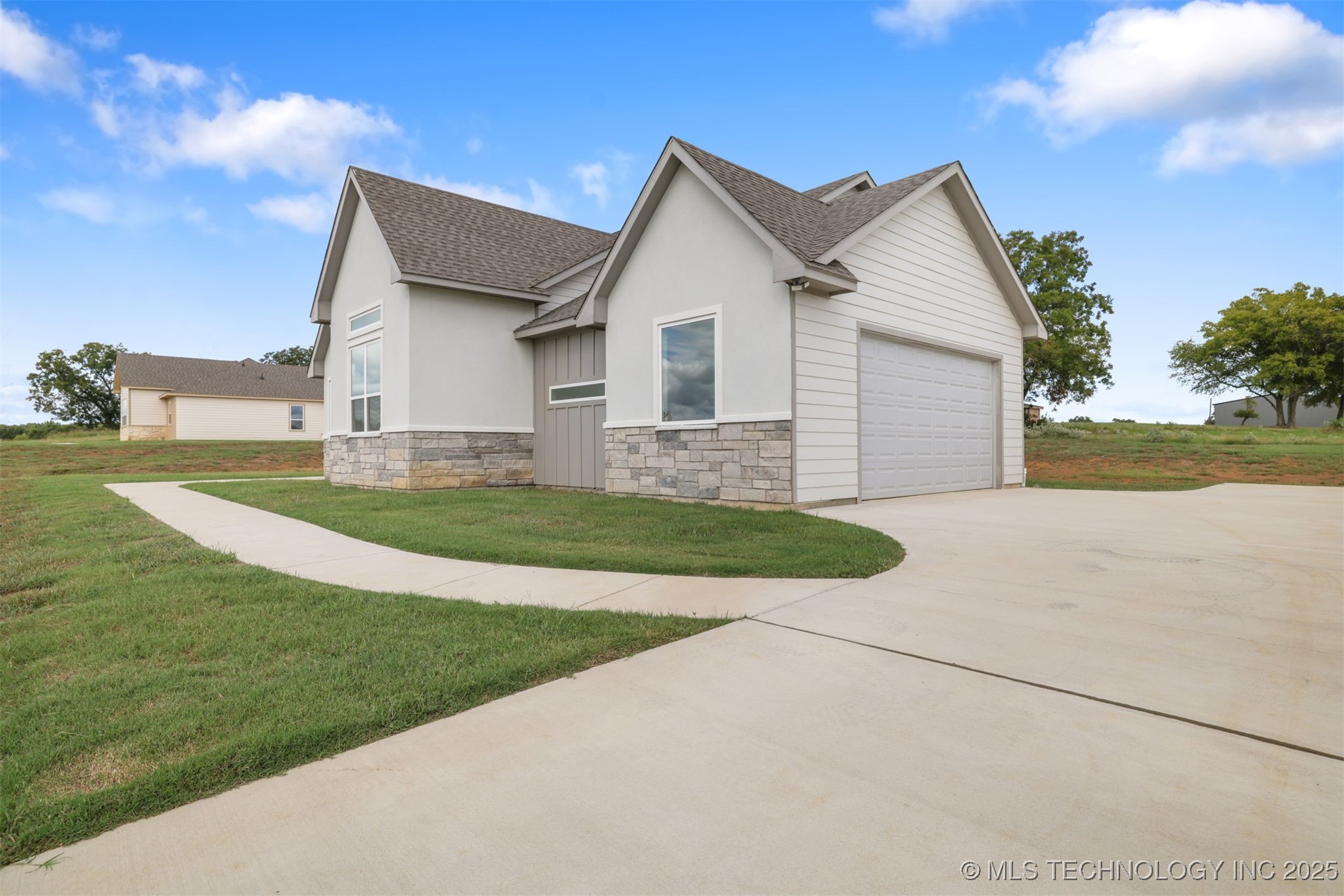 223 Vaughn Lane Property Photo 3