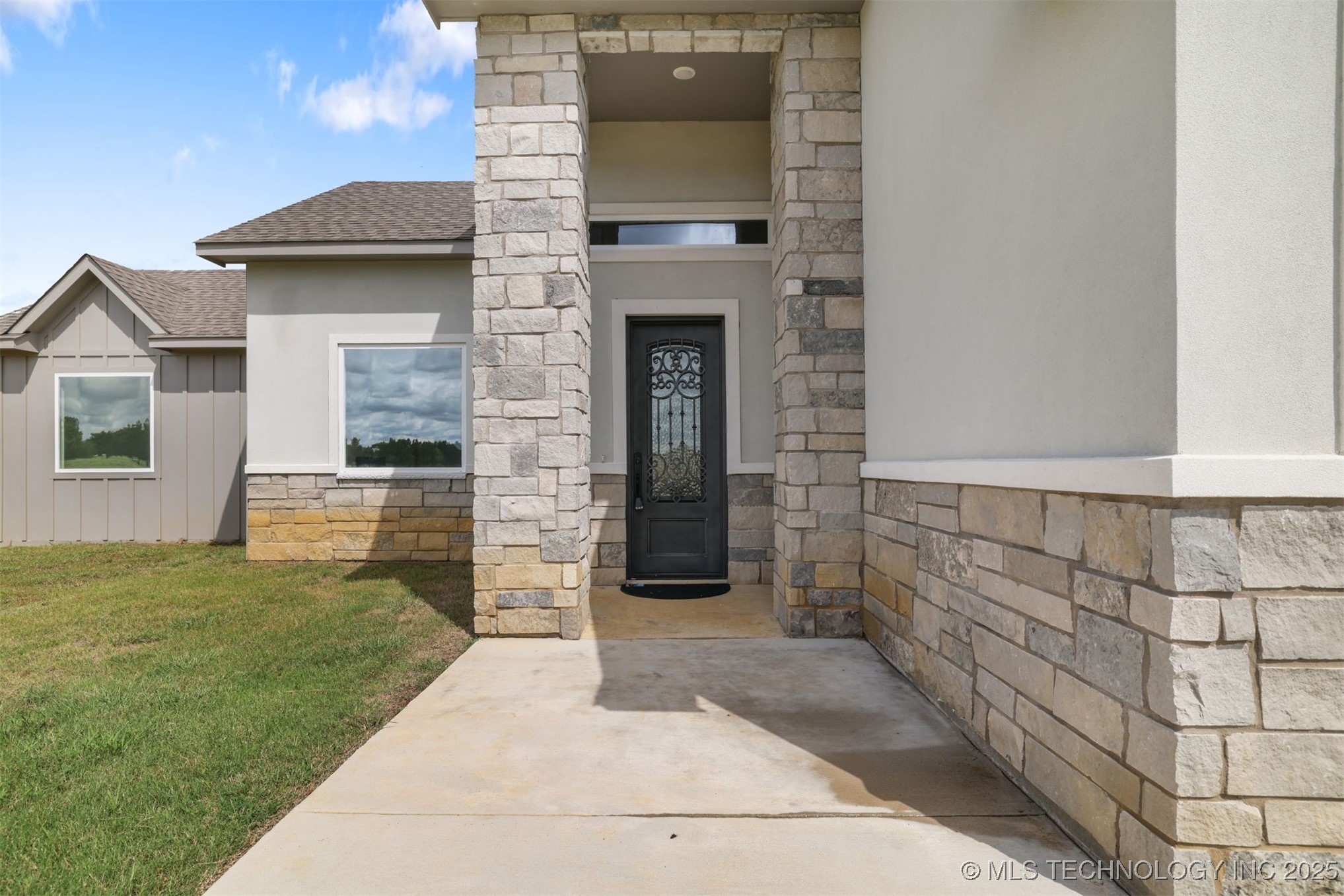 223 Vaughn Lane Property Photo 4