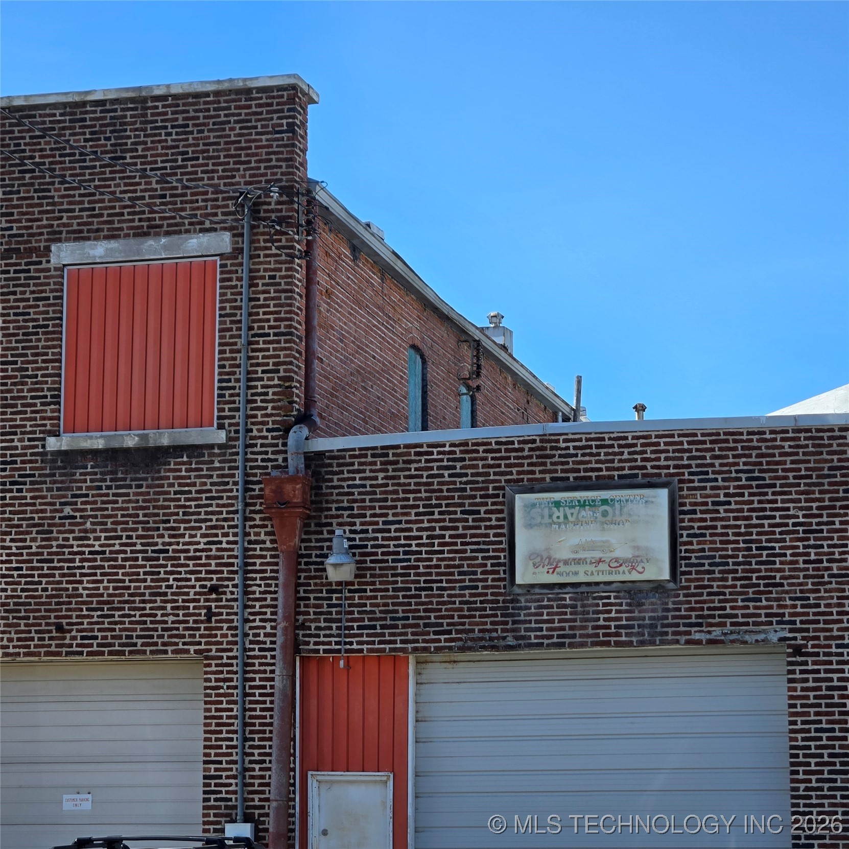 523 E 6th Street Property Photo 3