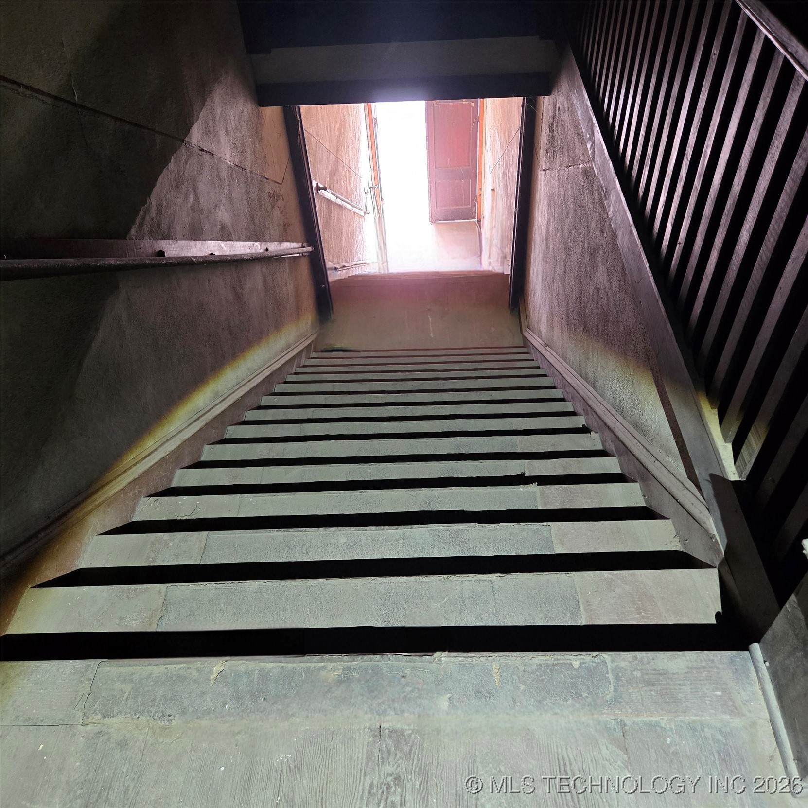 523 E 6th Street Property Photo 6