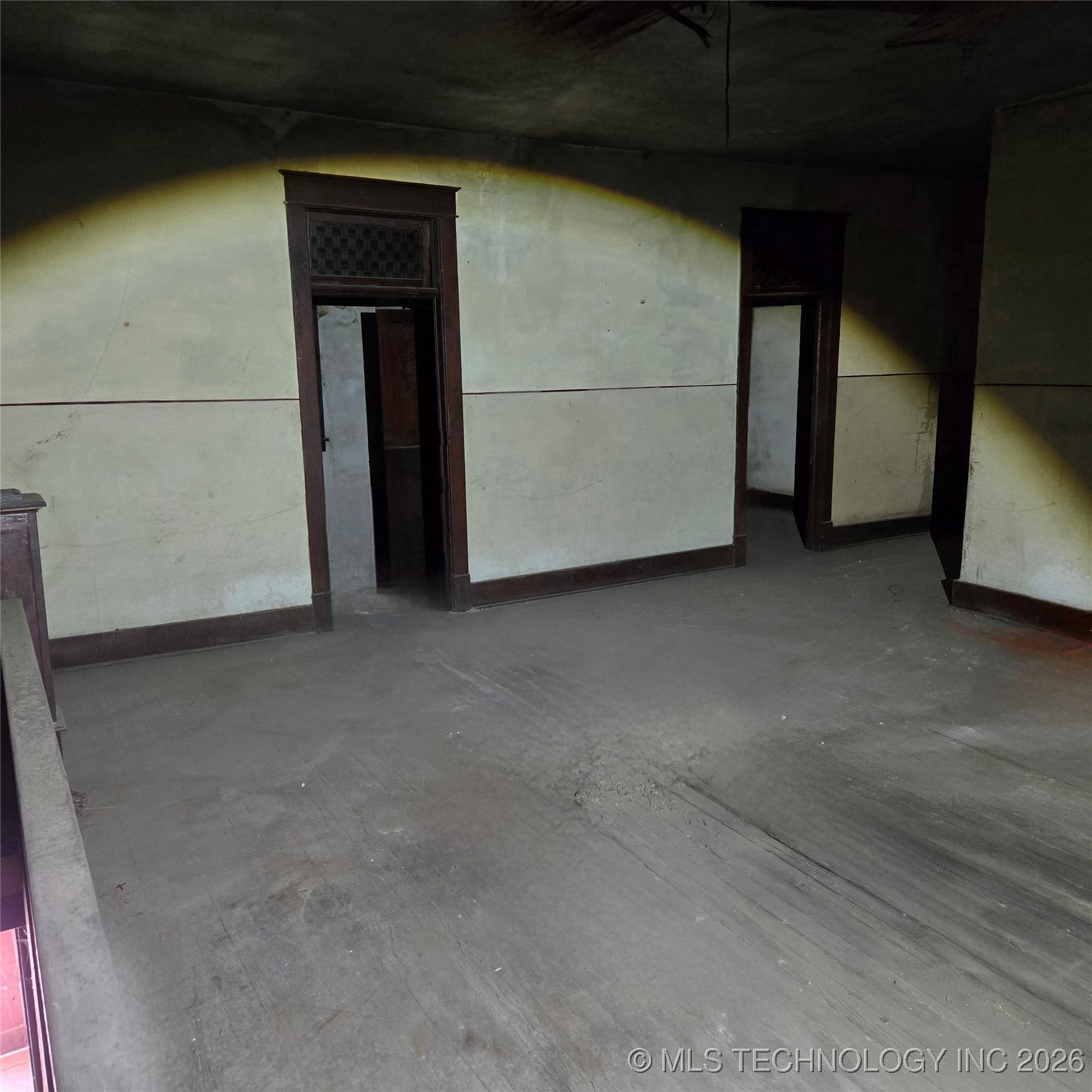 523 E 6th Street Property Photo 9