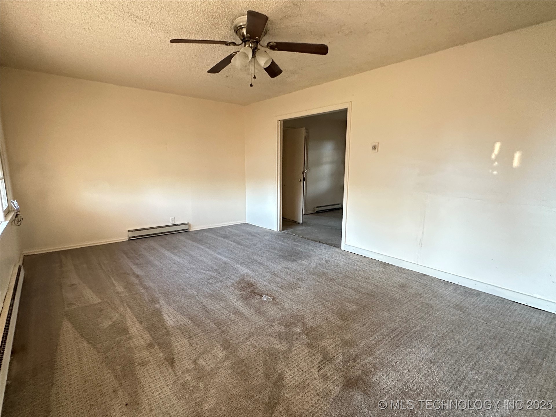 1725 E Elm Lane Property Photo 2