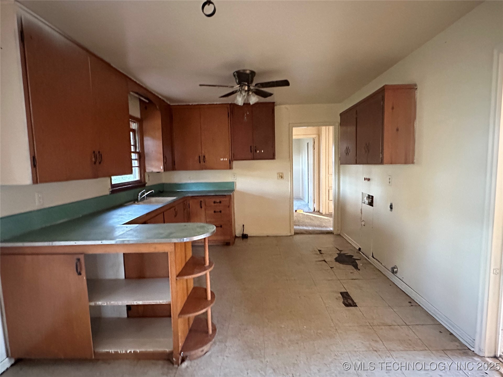 1725 E Elm Lane Property Photo 3