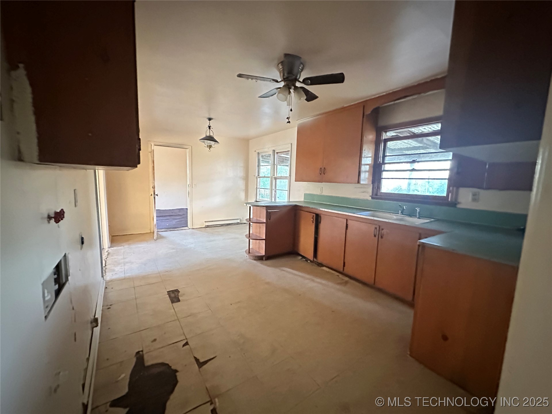 1725 E Elm Lane Property Photo 4