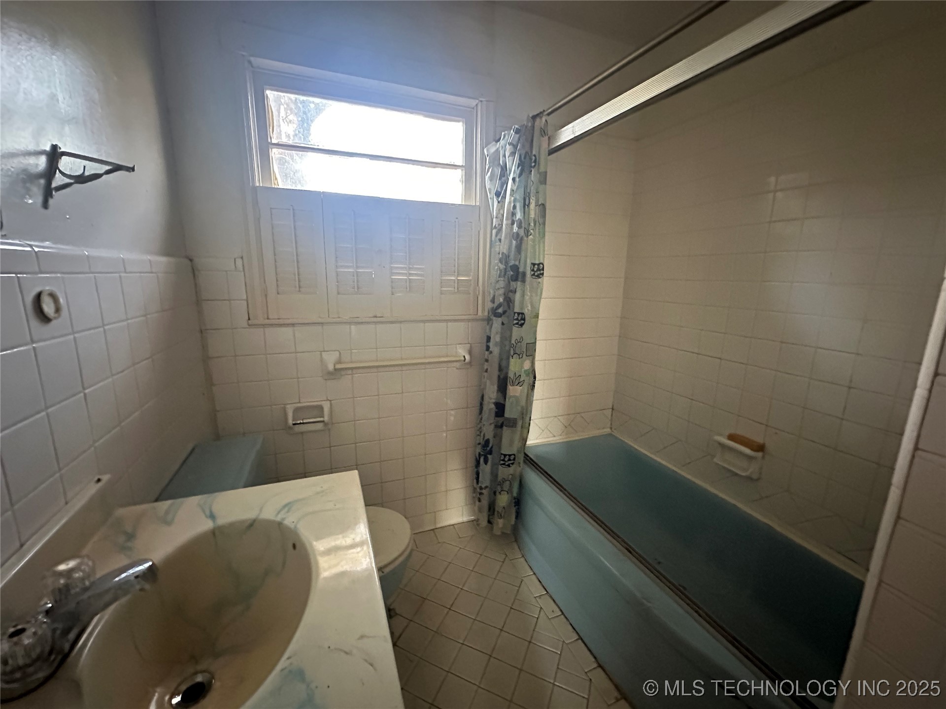 1725 E Elm Lane Property Photo 9