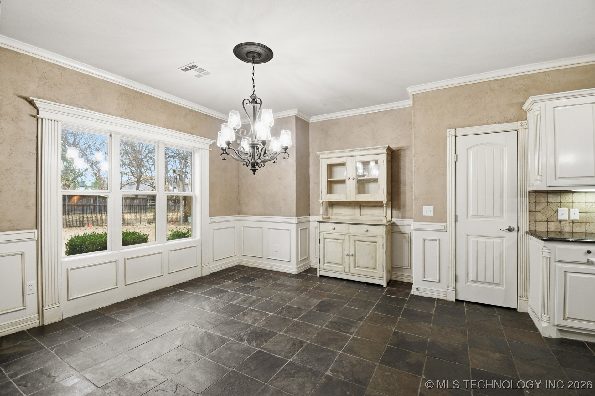 2317 E 138th Street S Property Photo 14