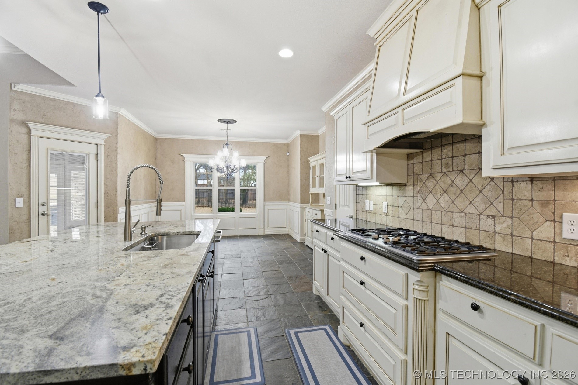 2317 E 138th Street S Property Photo 15