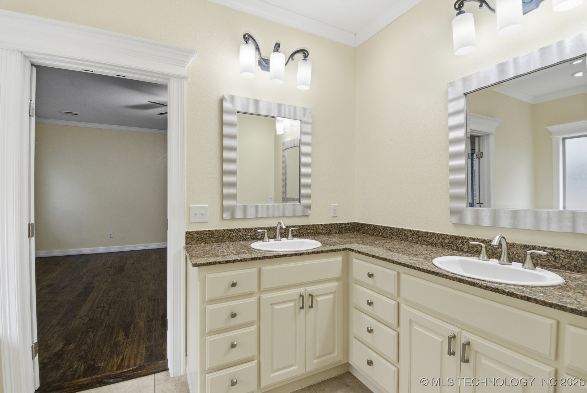 2317 E 138th Street S Property Photo 23